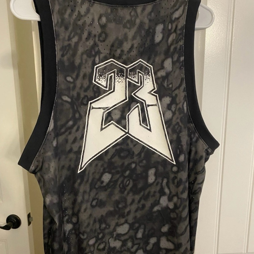 Jordan printed mesh jersey medium new